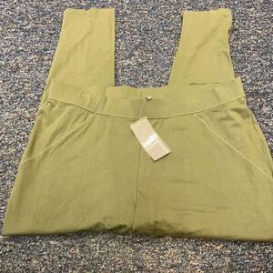 Queen Collection Green Leggings sz. 1X NWT